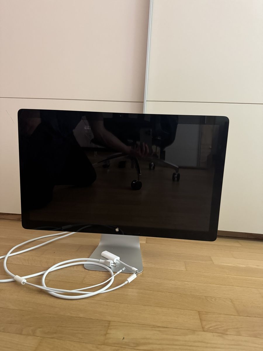 Apple Monitor: Apple Thunderbolt Display Top Zustand mit Usb-c – Usato da Basel venduto da Gaboro