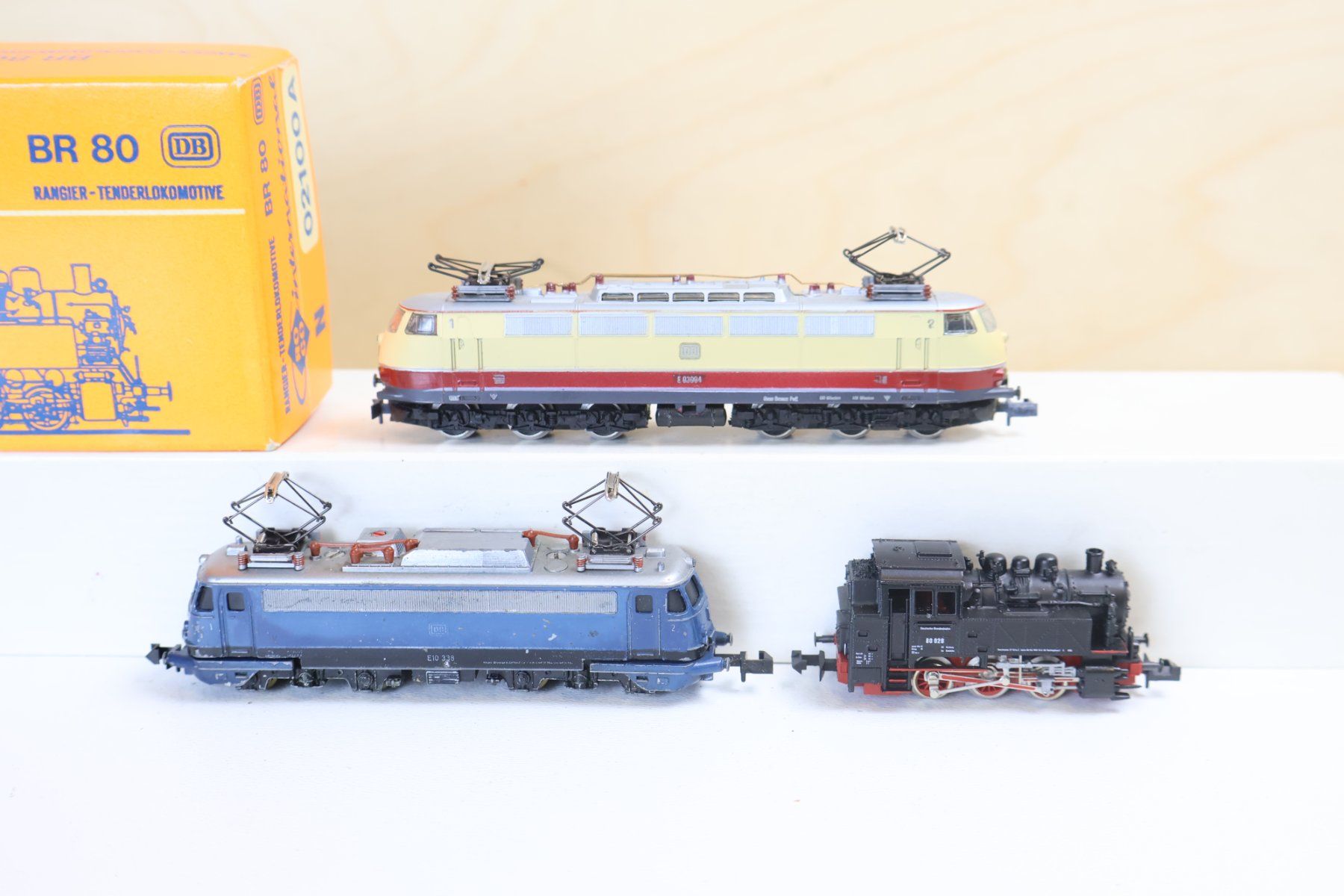 Roco Modelleisenbahnen: Roco/Arnold 3 x Loks - Spur N – Gebraucht aus Winterthur von Monstera 5
