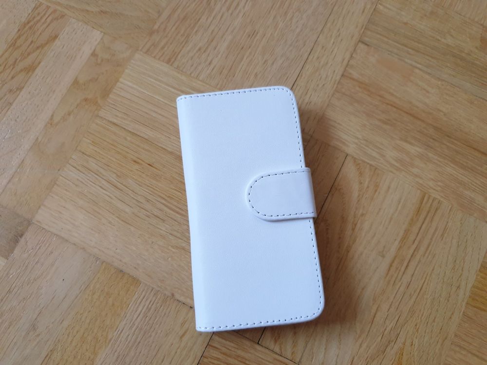 Moex Book Case Flip Hülle Für IPhone 5s / 5 / SE (2016) - Lederhülle Mit Standfunktion, Kartenfach & Magnetverschluss