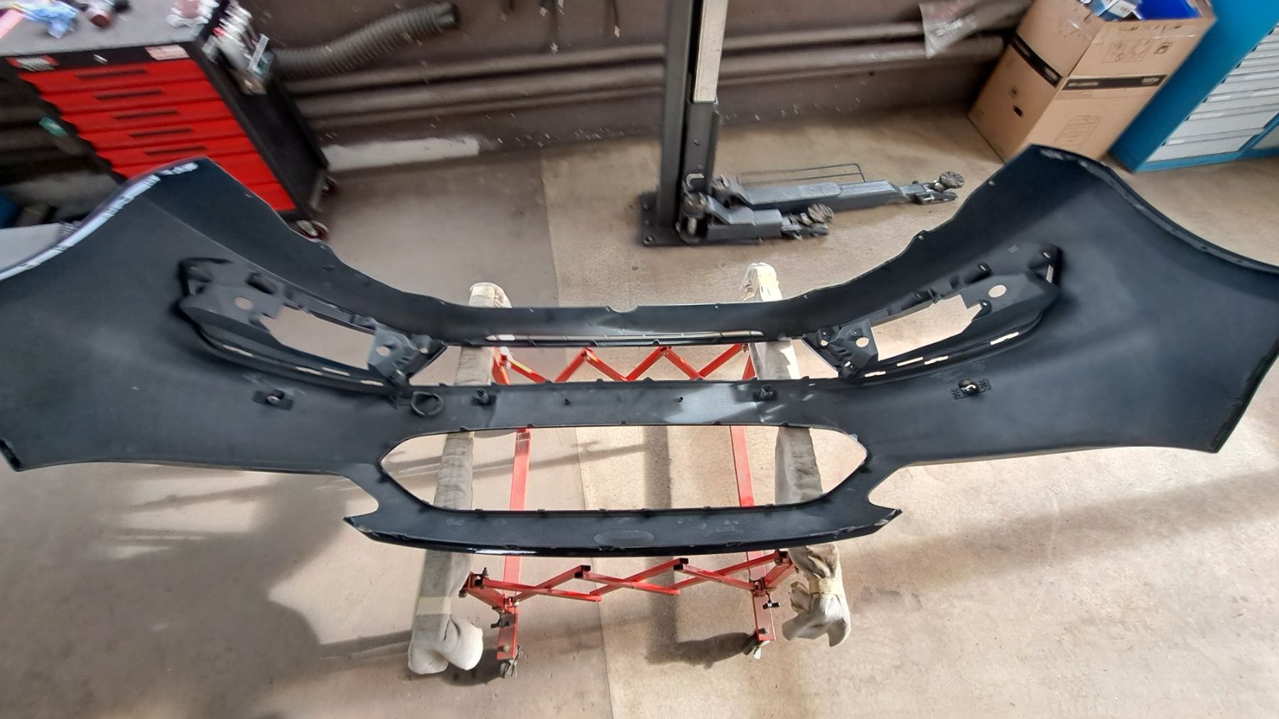 Ford Tutti pezzi di ricambio auto: Vordere Stossstange Ford Galaxy – Nuovo (secondo la descrizione) da Oberstammheim venduto da Garage_Kienast 2