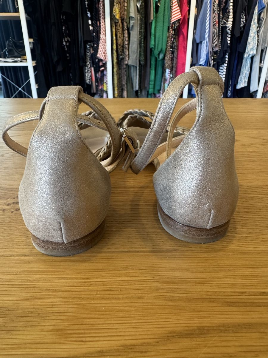 Scarpe da donna: UNNÜTZER Sandalen – Usato da Knonau venduto da geb_zc7b 2