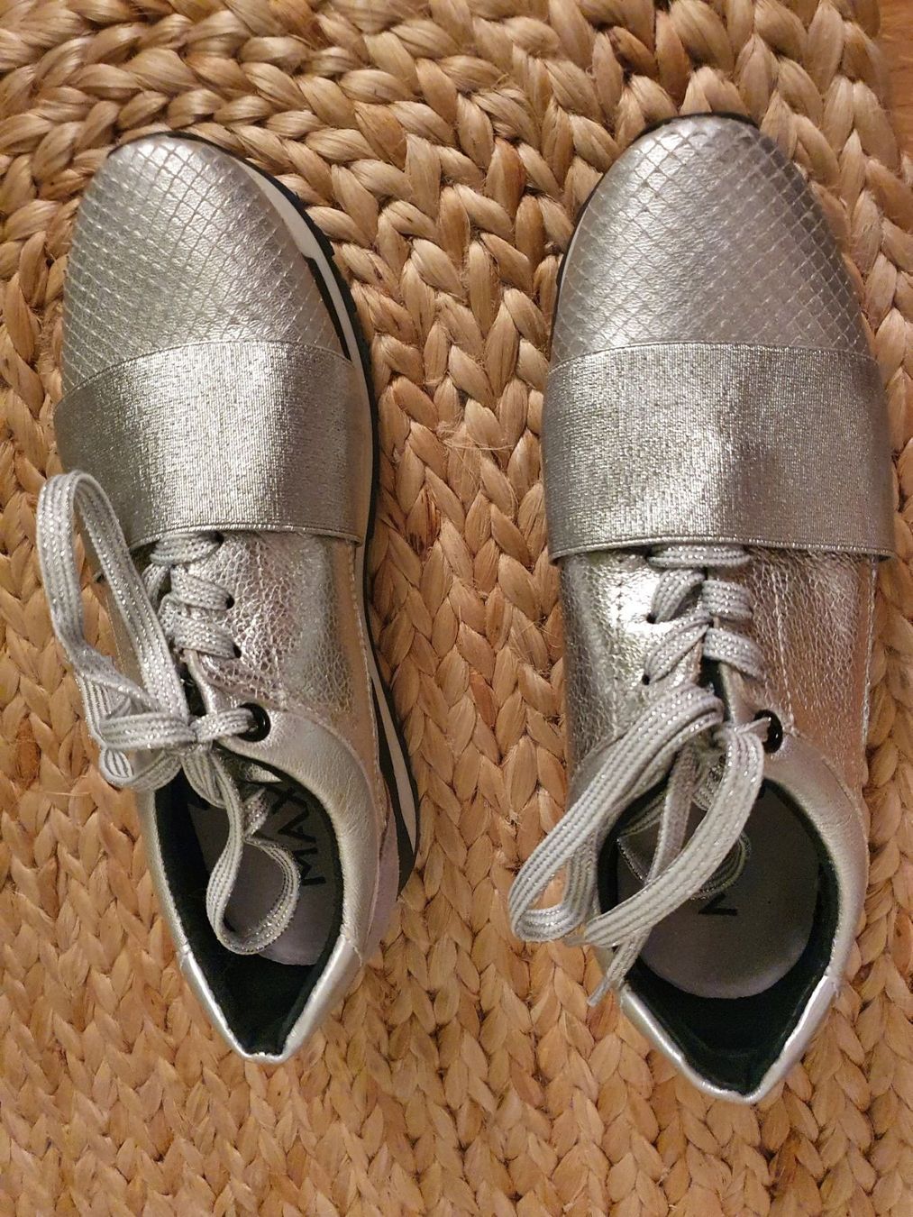 Max Mara Scarpe da donna: MAX Sneaker, Leder, silber, Grösse 37 – Usato da Zumikon venduto da Sternkind2018 1