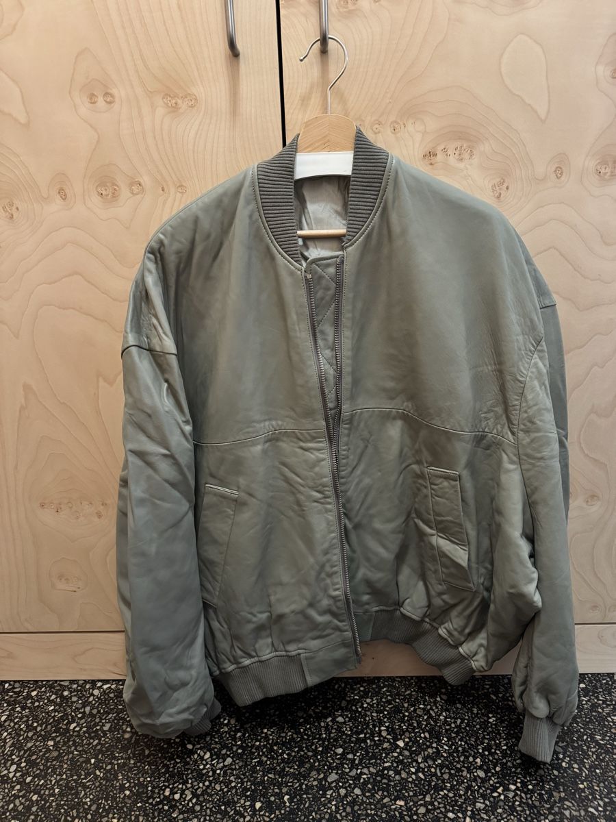 Zara Giacche: New zara real leather bomber jacket oversized small - medium – Nuovo (secondo la descrizione) da Zürich venduto da gva_r9gs