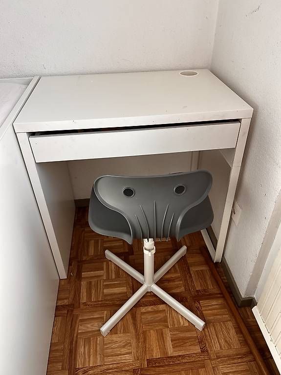 Scrivanie: Pult + Stuhl + Etui + Unterlage  – Usato da Pratteln venduto da Luxus.Fee