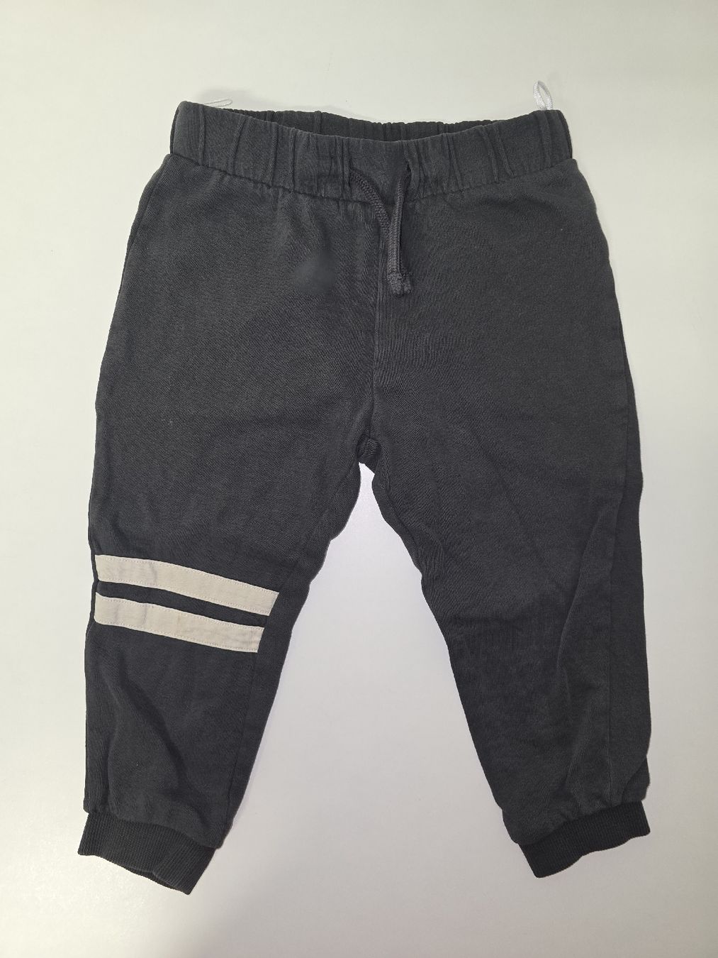 C&A Hosen: C&A Jogginghose Gr. 98 Anthrazit – Gebraucht aus Teufenthal AG von thuzsu