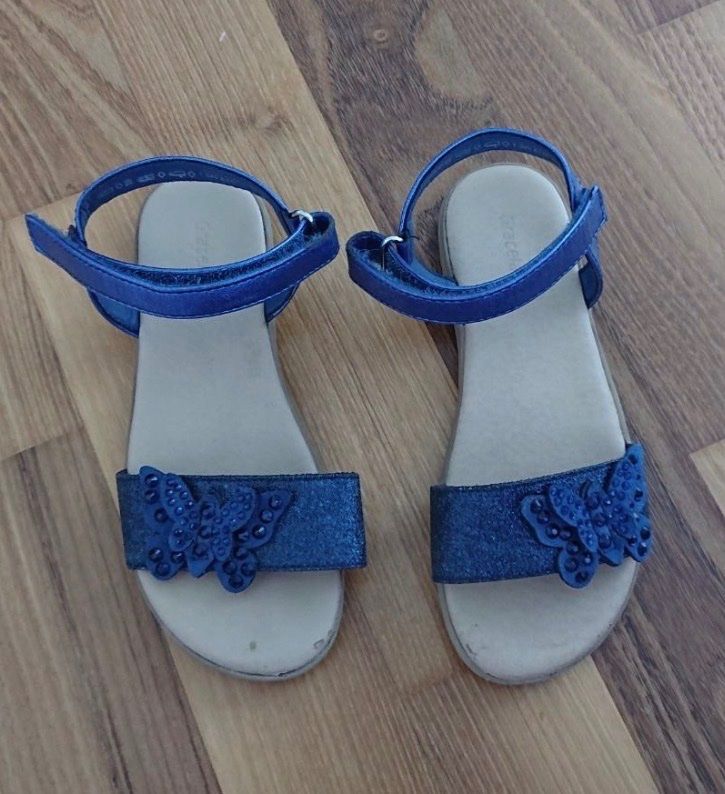 Scarpe per ragazze: Sandalen Mädchen Gr. 31 – Usato da Luzern venduto da La_sfinge