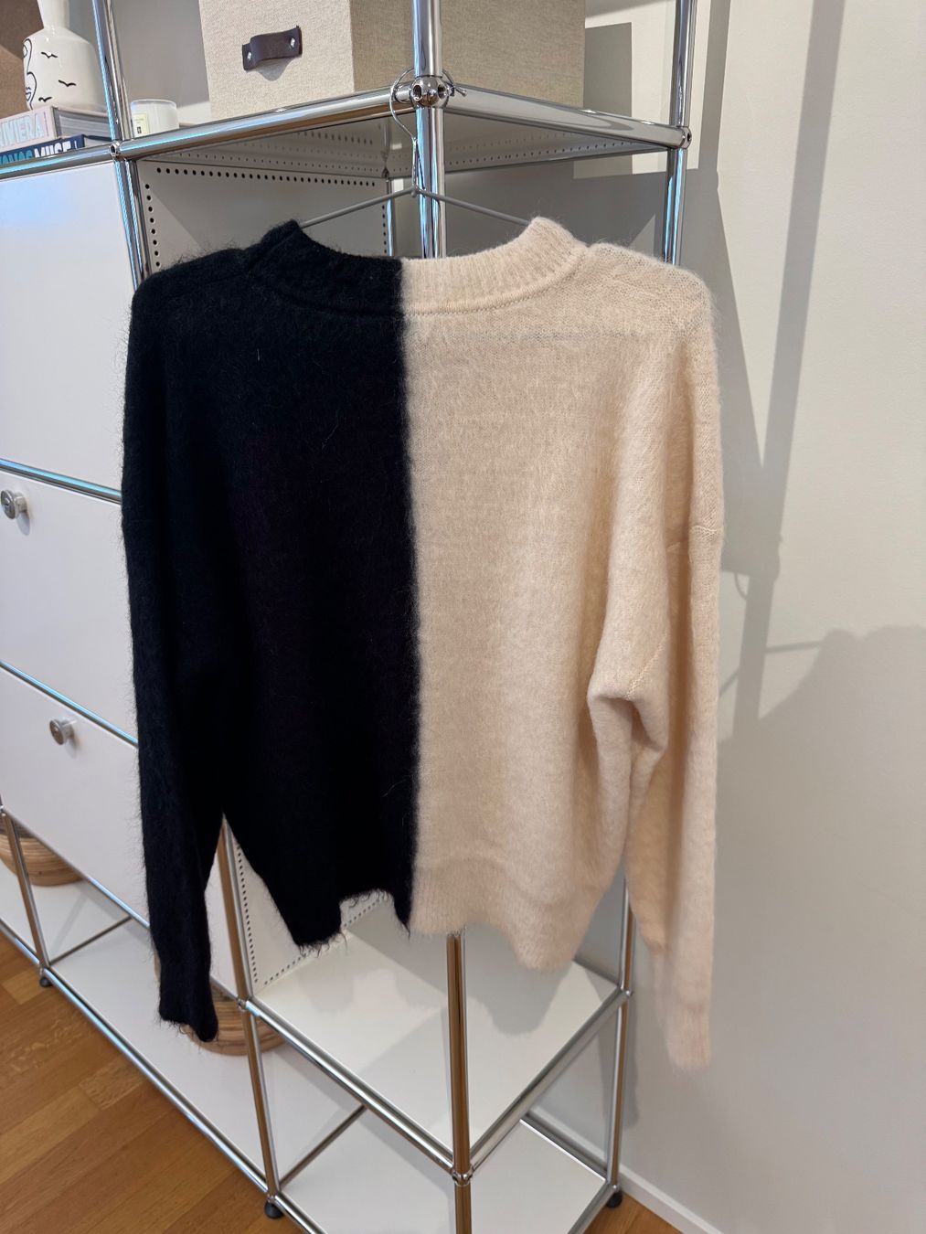 Saint Laurent Maglioni & Felpe: SAINT LAURENT PULLOVER BLACK & CREME – Nuovo (secondo la descrizione) da Schwyz venduto da bofb 1