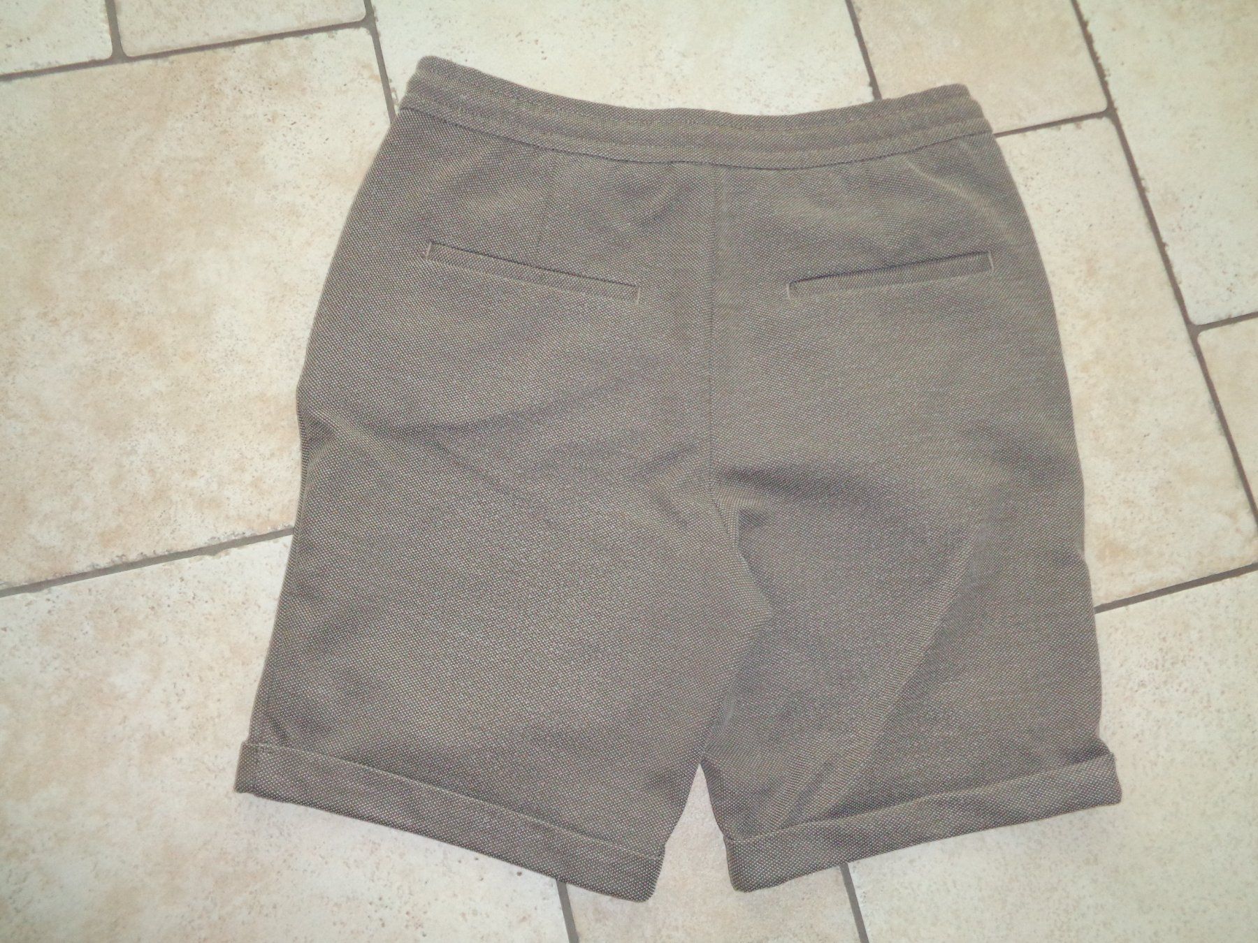 Zara Pantaloni: Shorts  Zara  Grösse M eher S – Usato da Kreuzlingen venduto da Robi-2003 2