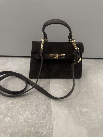 Petit sac à main marron en cuir effet daim