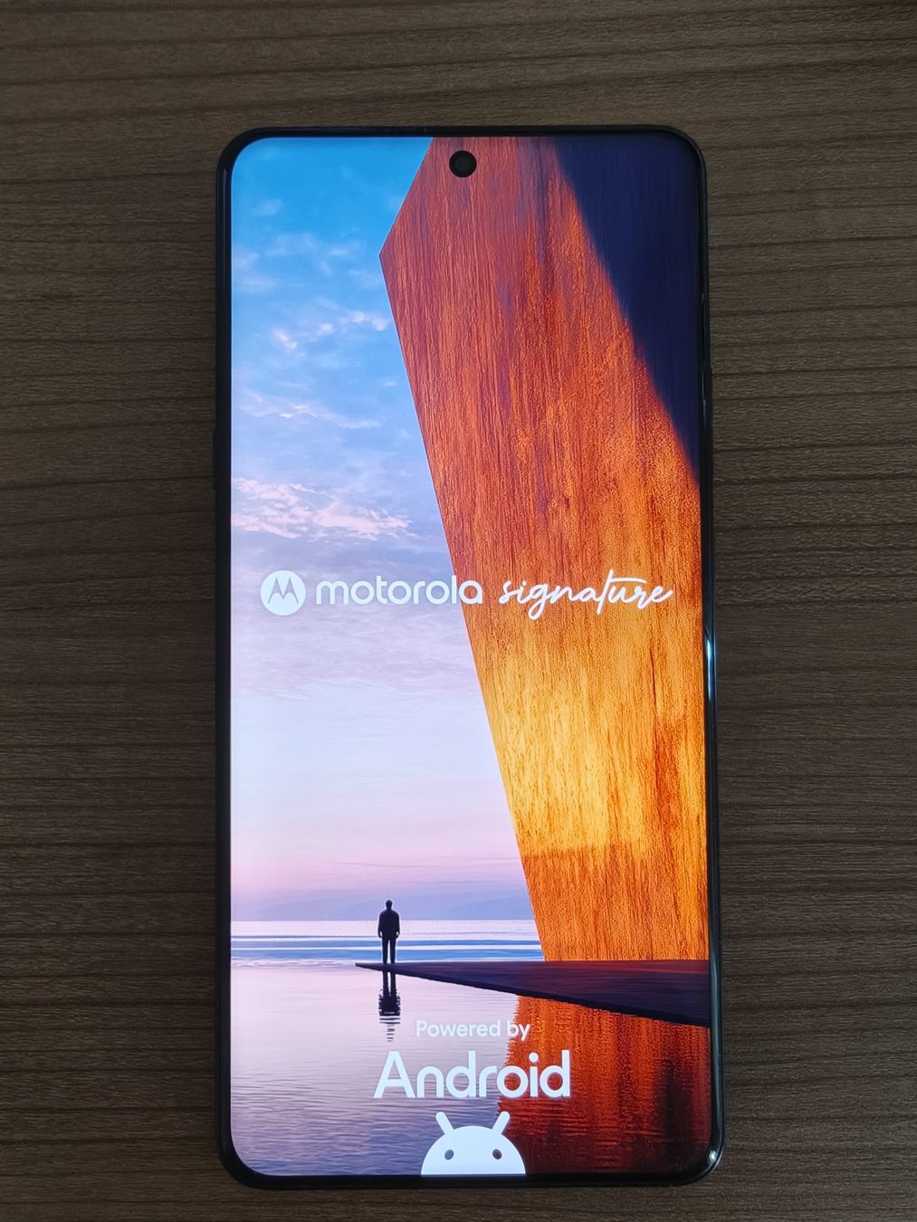 Motorola Handys / Smartphones: MOTOROLA SIGNATURE - PANTONE Carbon – Gebraucht aus Adliswil von Oliz 2
