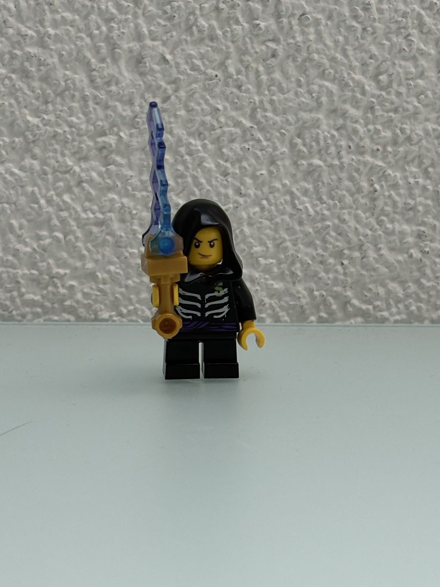 Lego Statuette: Lego Ninjago Lloyd – Usato da Kernenried venduto da natuerlichinholz