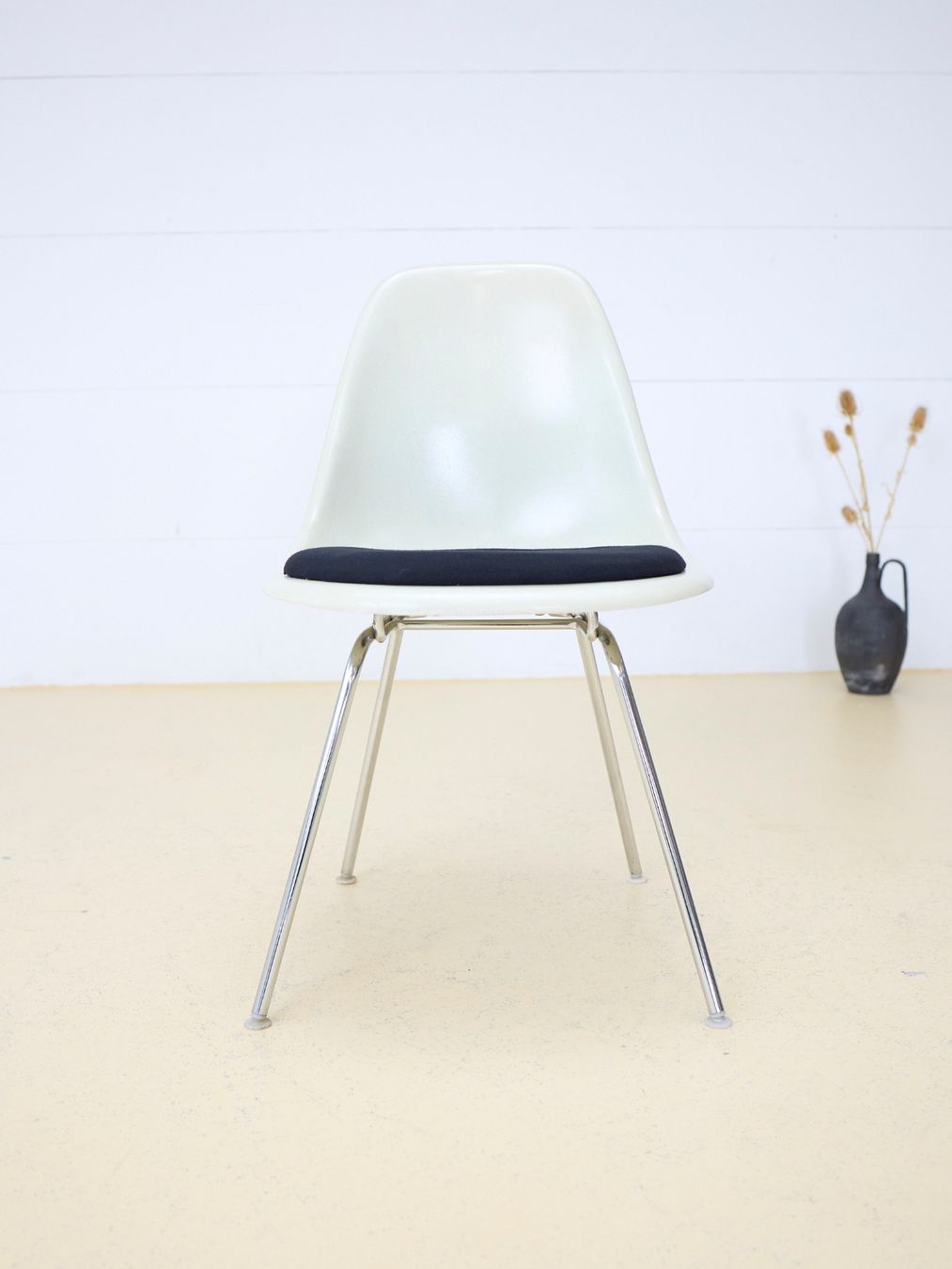 Eames Sedie: Vitra Eames Sidechair weiss – Usato da Meinisberg venduto da atelier_TILIJA 5
