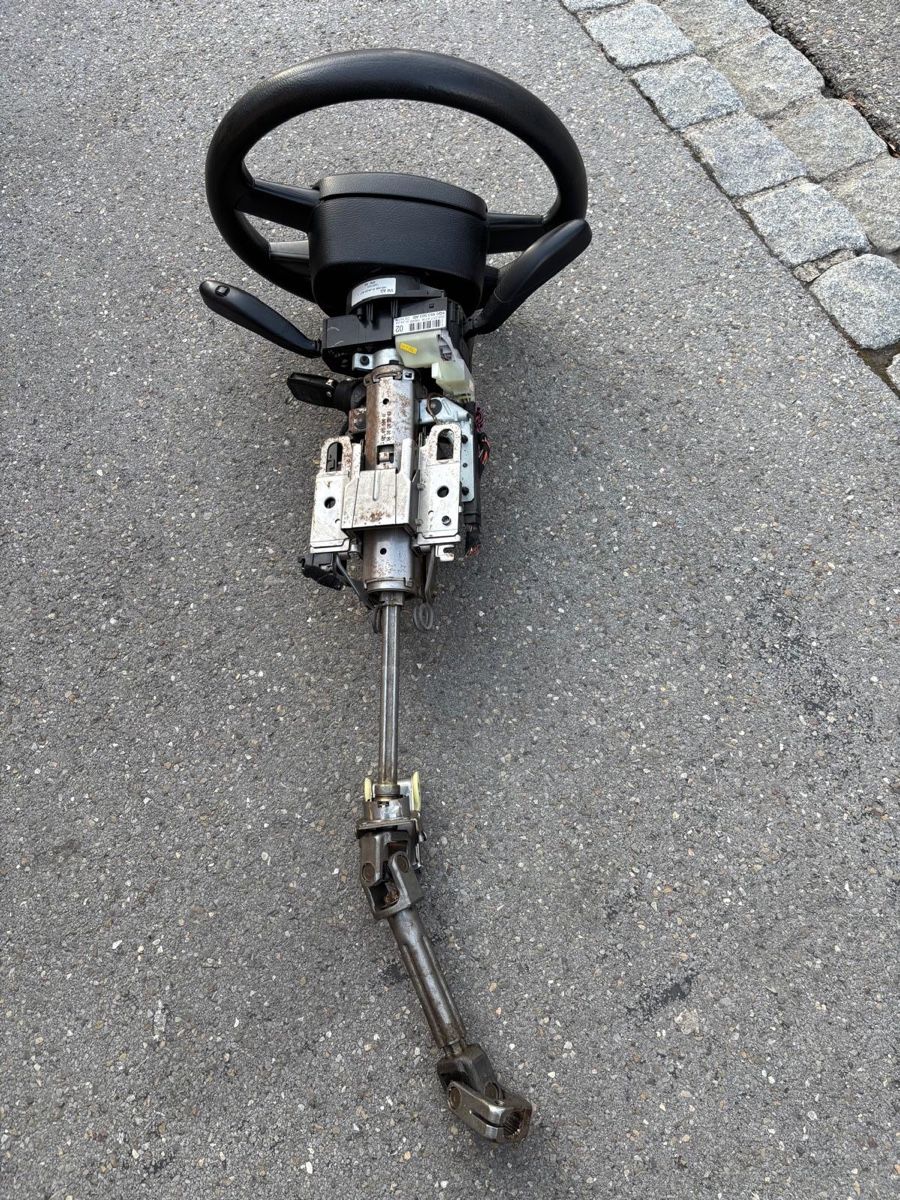 Volkswagen Tutti pezzi di ricambio auto: VW Polo jg2005, Steuerrad – Usato da Mörschwil venduto da ers_k5cc 3