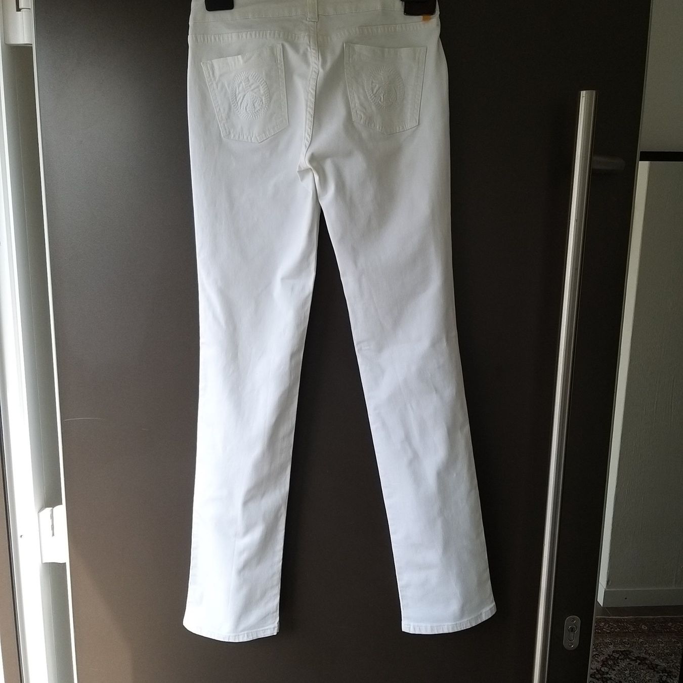 Jeans: Jean brodé paix – Usato da Onnens VD venduto da Bleuet06 1
