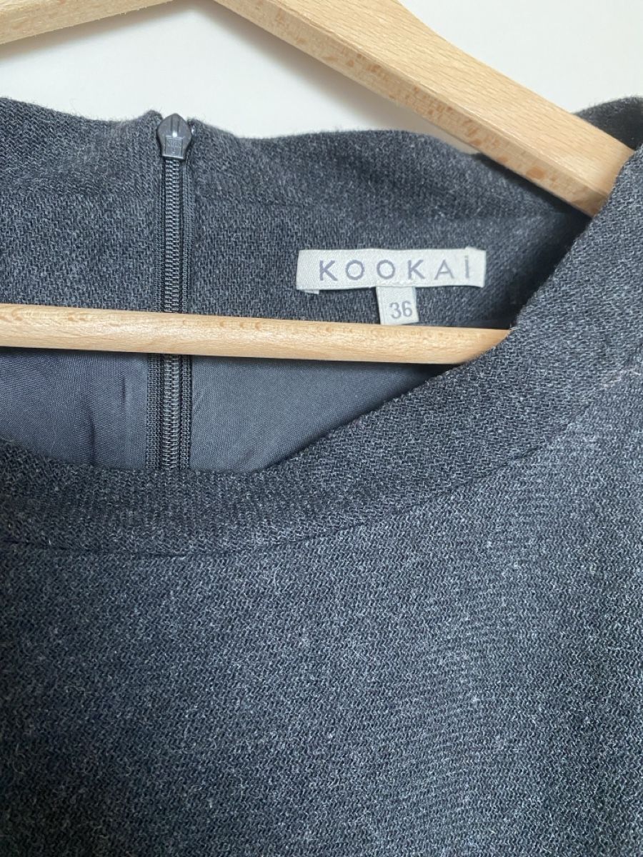 Kookai Vestiti: Robe Kookai grise foncée taille 36 – Usato da Bevaix venduto da MPaw 1