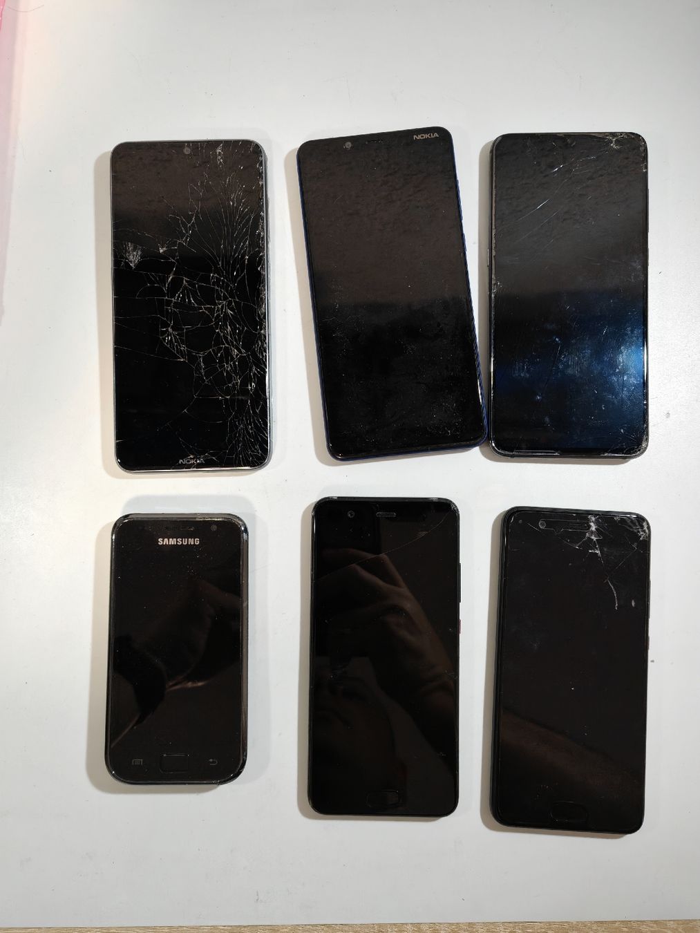Telefoni cellulari / Smartphones: 6 defekte Händys  – Difettoso da Ehrendingen venduto da Rocky985