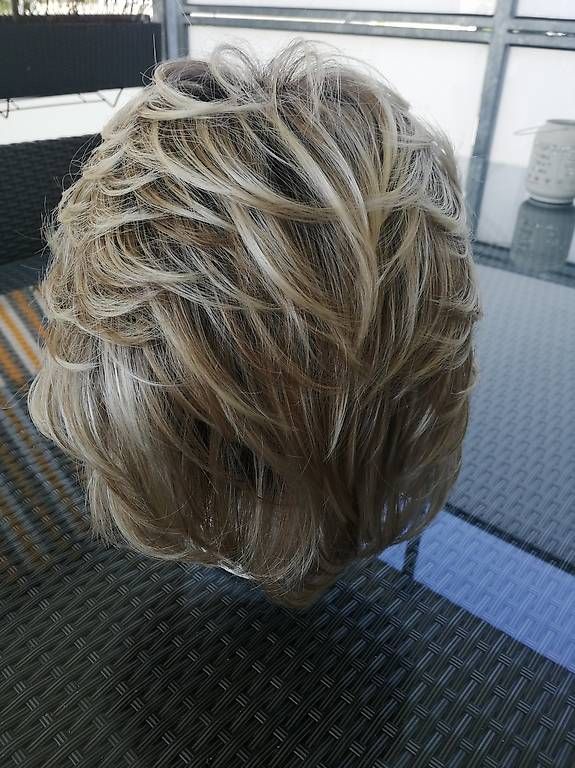 Parrucche: Perücke Kunsthaar mittelblond – Usato da Schaffhausen venduto da Sommerwind67 1