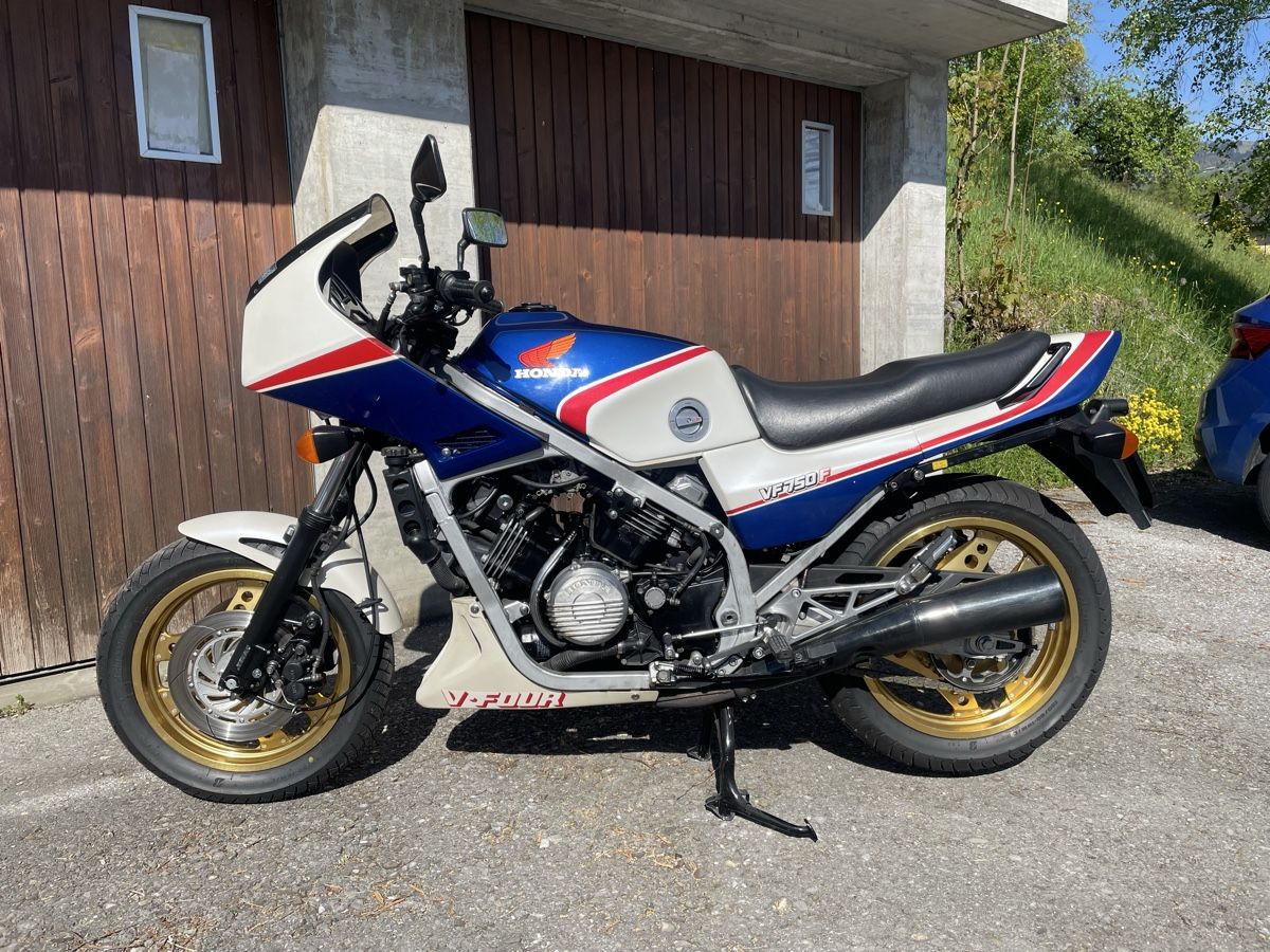 Honda Strada: HONDA VF750F (RC15) – Usato da Gommiswald venduto da M.Jordi 1