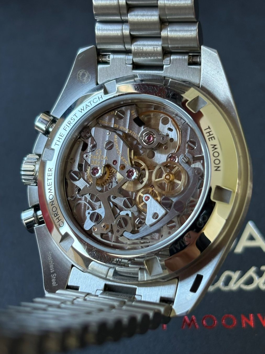Omega Orologi: OMEGA Speedmaster Moonwatch White Fullset mit Garantie – Usato da Birsfelden venduto da Mynos 2