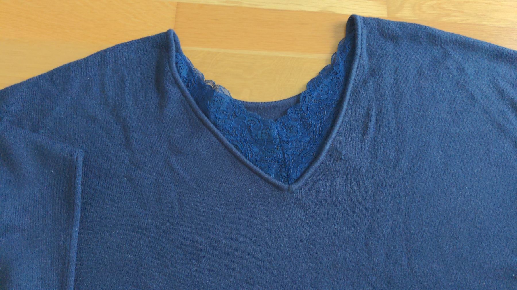 Only Pulls & Sweat-shirts: Dunkelblauer Strickpullover ONLY mit Spitze Gr.M – D'occasion à Sutz par Rawypp 1