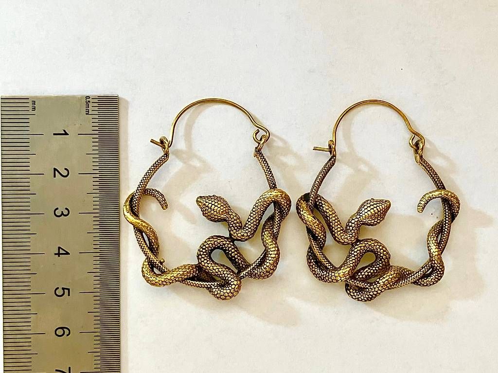 Ohrringe & -stecker: Spektakuläre Ohrringe, Schlangen, Messing patiniert – Gebraucht aus St. Gallen von jbr_q7tx 1