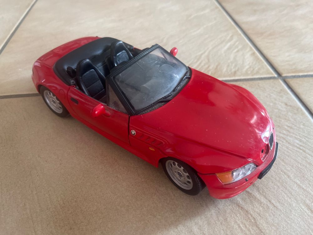 BMW Z3 roadster phase II 1/18 UT MODELS - Collection