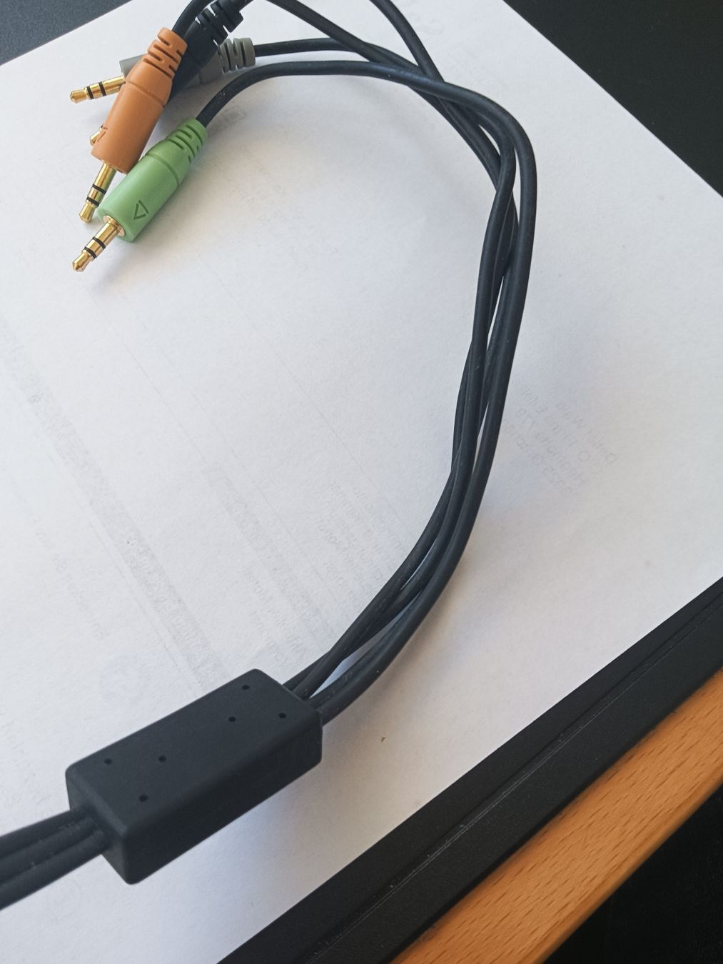 Kabel: Audiokabel 3.5mm Klinke - 4 polig – Neu (gemäss Beschreibung) aus Grächen von Eifelelch 2