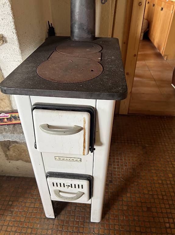 Herde: Cuisinière à bois "Sarina" – Gebraucht aus Epalinges von jpe_2twg