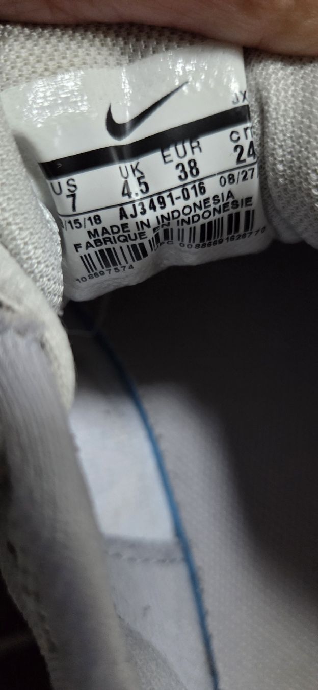 Nike Scarpe da donna: Nike neuwertig Gr. 38 – Usato da Lyss venduto da Urma5 3