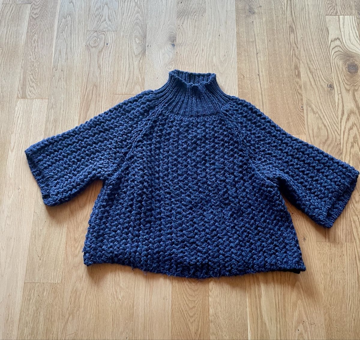Pullover & Sweatshirts: Damen Strickpullover Marta dunkelblau One Size  – Gebraucht aus Oberwil BL von another-day-of-sun