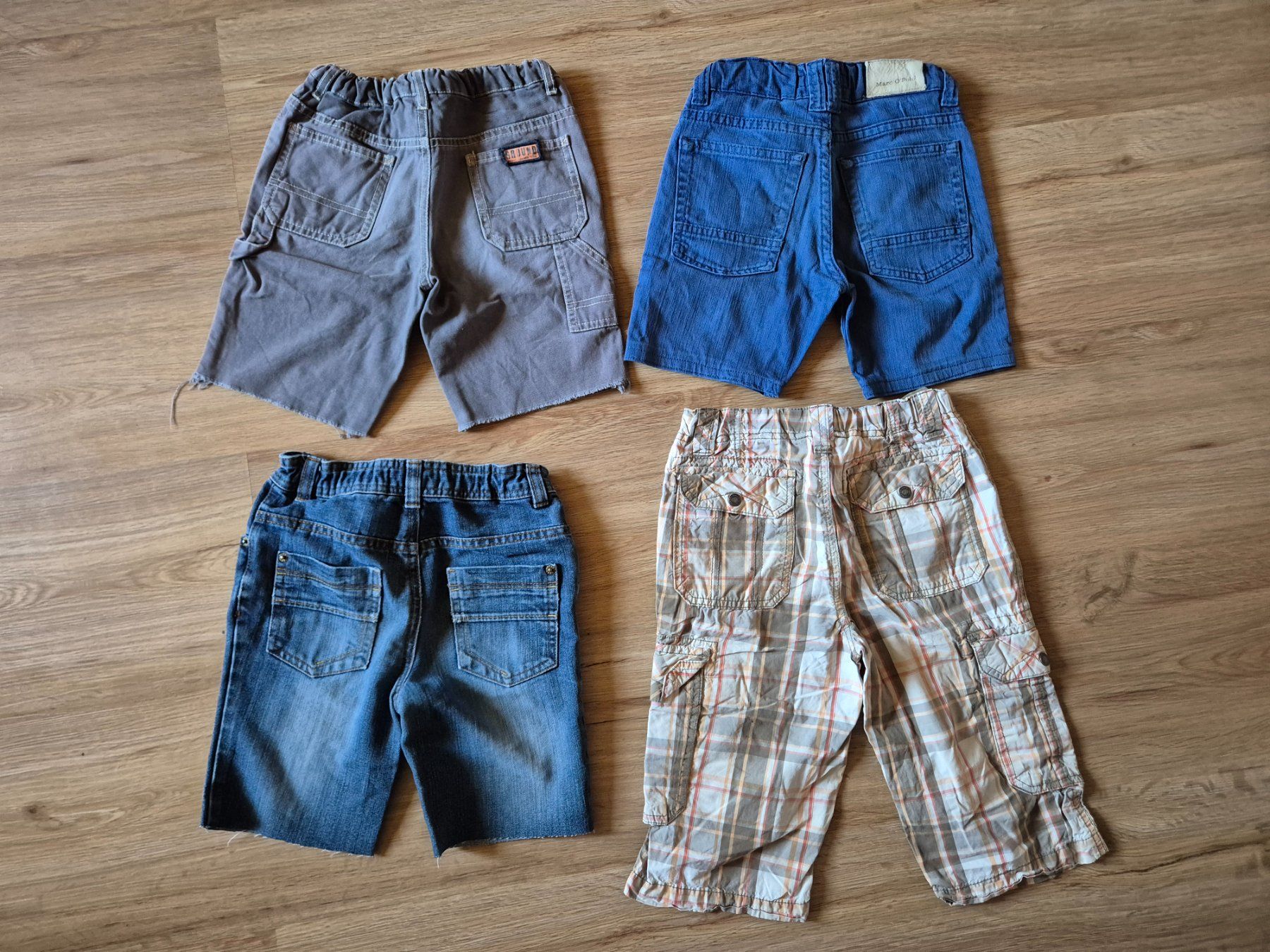 Lotti & Set di vestiti: Kleiderset Sommer Gr. 110 ab CHF 1.- – Usato da Giswil venduto da 0G6 3