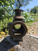 Alte Lampe Eisen unrestauriert Antiquität Eisenbahnlampe
