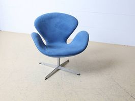 Arne Jacobsen Swan Chair von Fritz Hansen | Hellblau