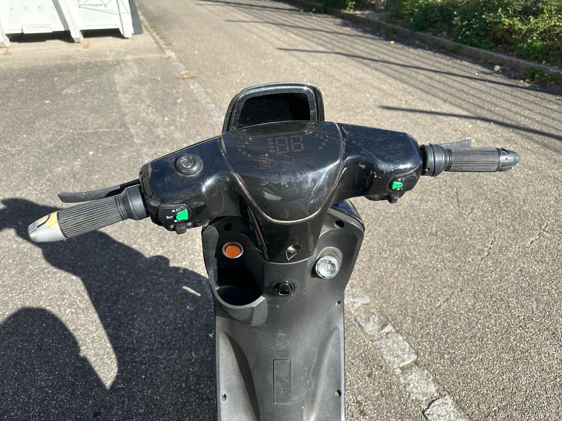 Veicoli elettrici: Elektroroller E-Scooter – Difettoso da Liestal venduto da FuV01 7