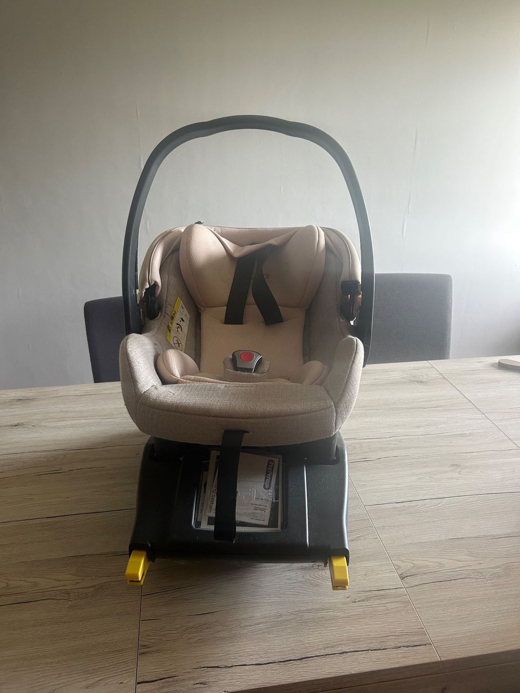 Peg Perego Seggiolini per auto: Babyschale mit 3 Isofix Stationen, unfallfrei – Usato da Solothurn venduto da susibusi11 2