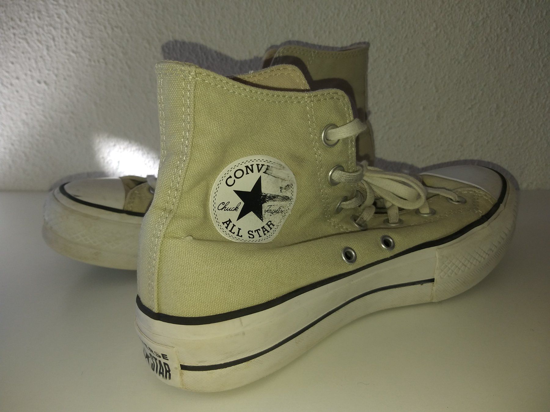 Converse Scarpe da donna: CONVERSE  Chaussures / Schuhe  Pointure / Nummer 38 – Usato da Cossonay-ville venduto da Super-Price-Quality 1