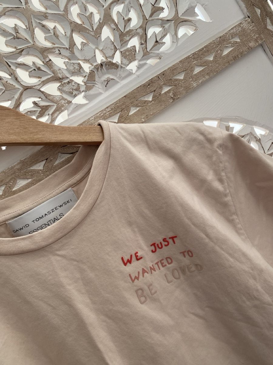 T-shirt: David Tomaszewski Essential T-Shirt, Beige, Sommer 47 – Nuovo e nell'imballaggio originale da Birsfelden venduto da Yakari69 1