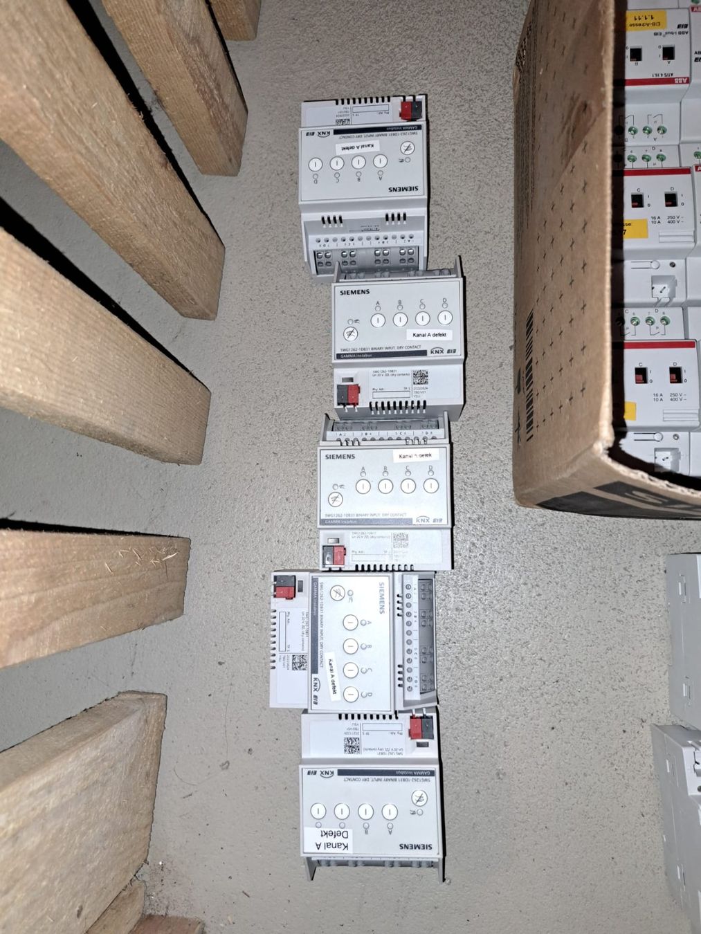 Siemens Componenti elettronici: Siemens KNX Eingang Binary Input 5WG1262-1DB31 – Difettoso da Weesen venduto da menthor 1