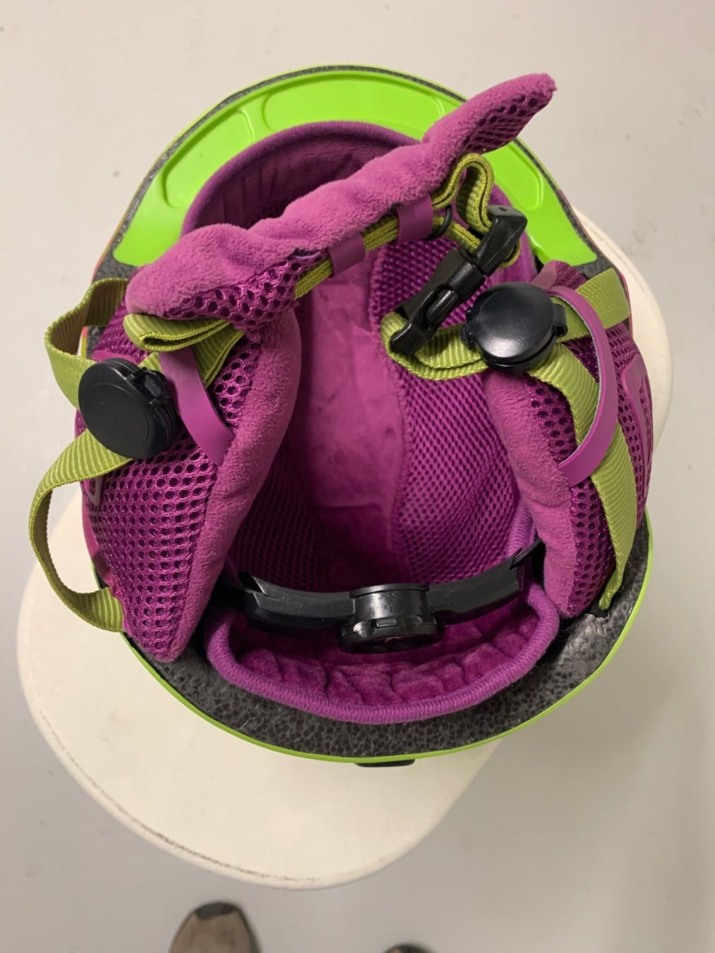 Caschi: Helm Skihelm Snowboardhelm Kinderhelm Winterhelm grün – Usato da Zürich venduto da Peterbrech 2