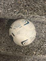 Fussball weiss blau Grösse 5 gebrauchter Zustand