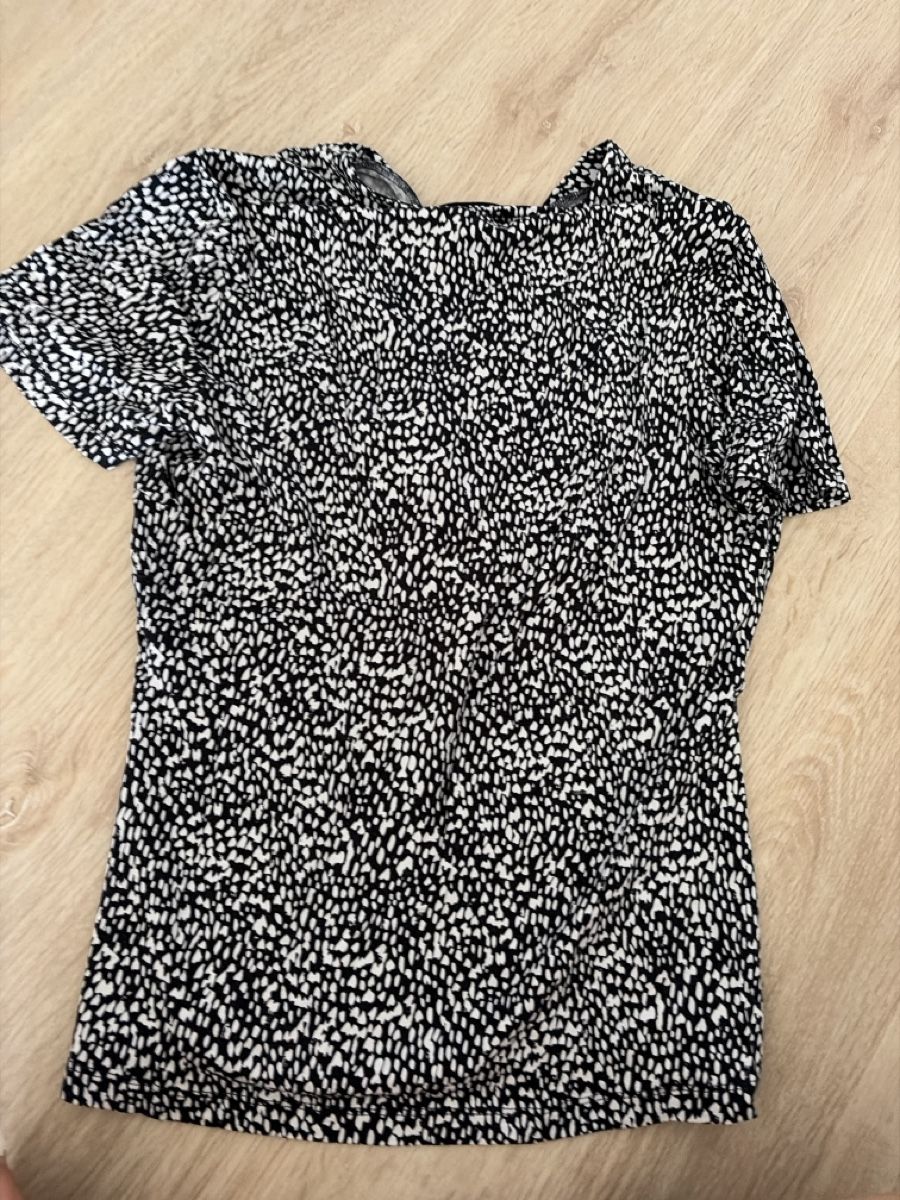 T-shirt: Elegantes Tshirt – Usato da Rütihof venduto da liv_k2bp 2