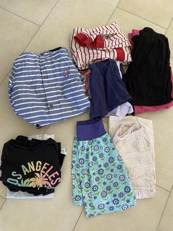 Kleines Kleiderpaket 134/140cm