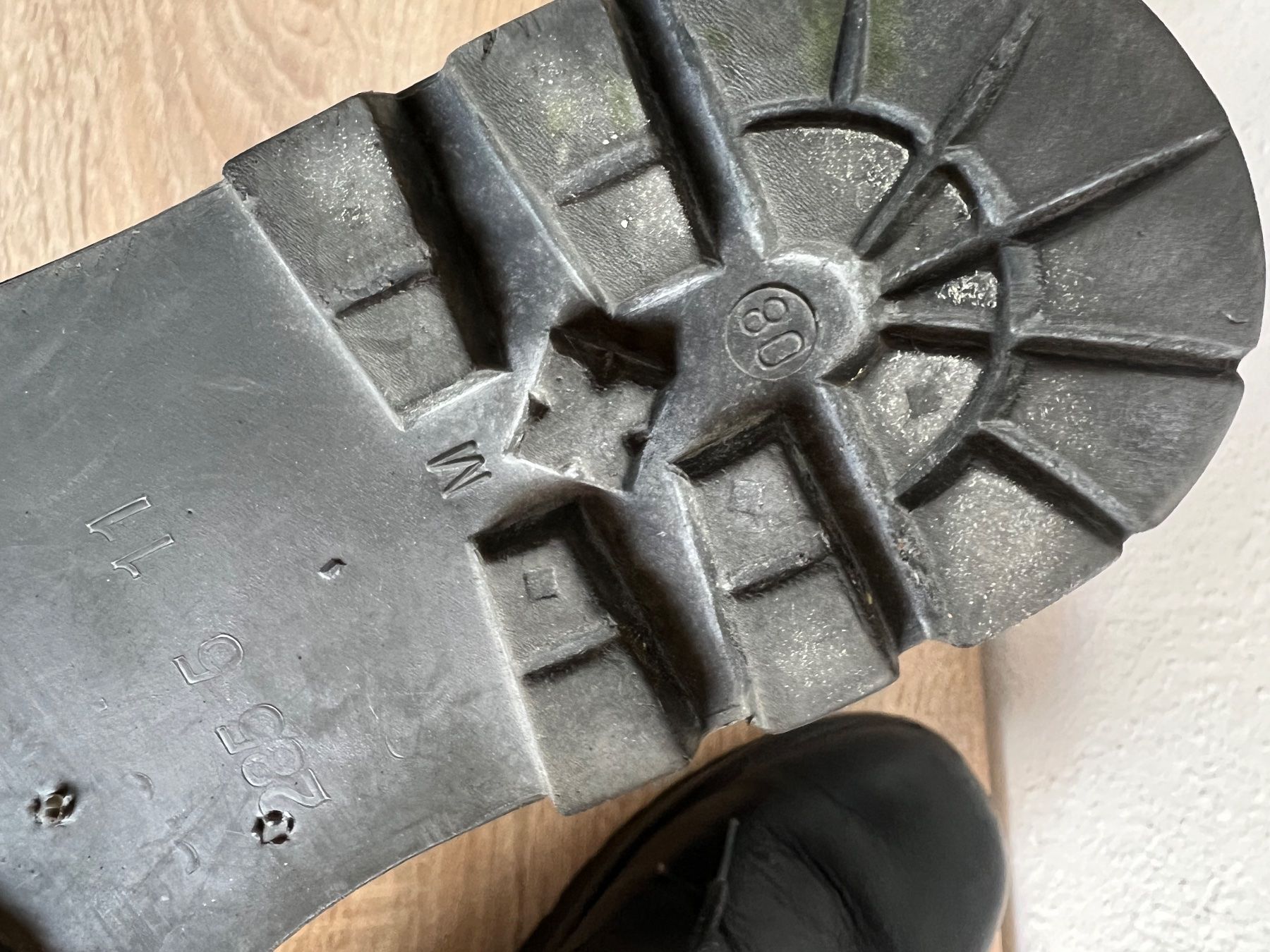 Schweizer Armee Scarpe da uomo: Schweizer Militär Kampfstiefel Minerva – Usato da Frauenfeld venduto da dilili 6
