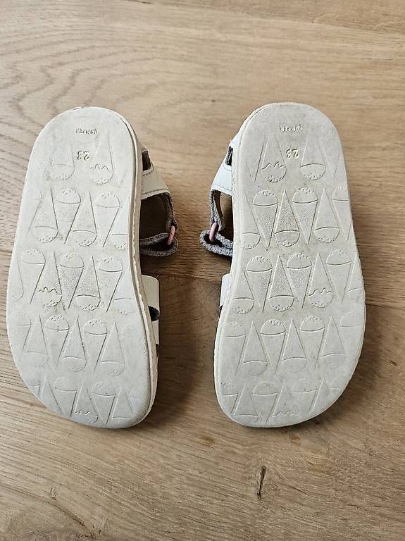 Chaussures filles: Sandalen Twins Gr. 23 – D'occasion à Hüntwangen par Hensi1 2