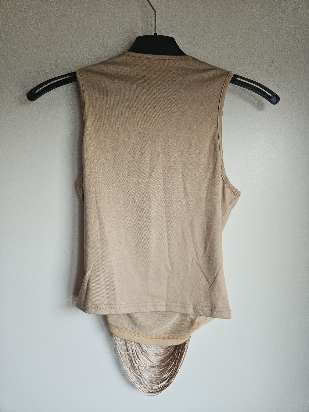 Top: Top beige mit Fransen von Temu – Nuovo (secondo la descrizione) da Ebikon venduto da SecondChance_byM 1