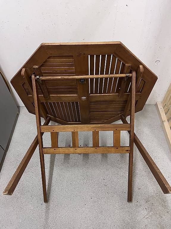 Set di tavolo e panche:  Hochwertiger Gartentisch und 4 Stühle – Usato da Steinhausen venduto da Ban-thu103 1