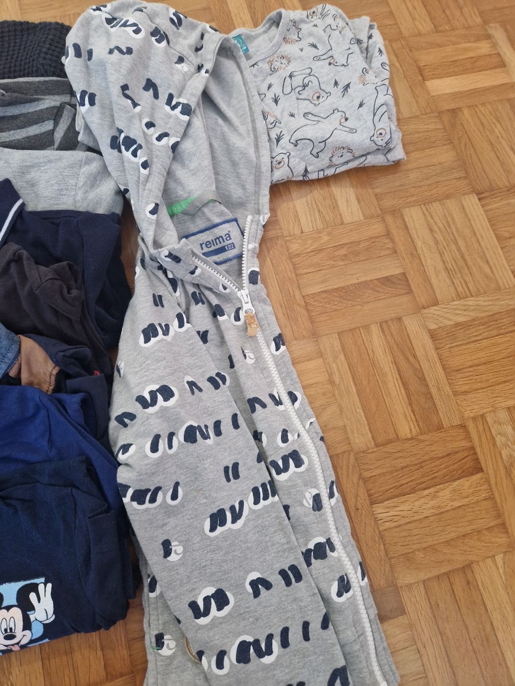 Lotti & Set di vestiti: Bekleidungspaket Junge Gr. 122 – Usato da Zürich venduto da Nis96e 4