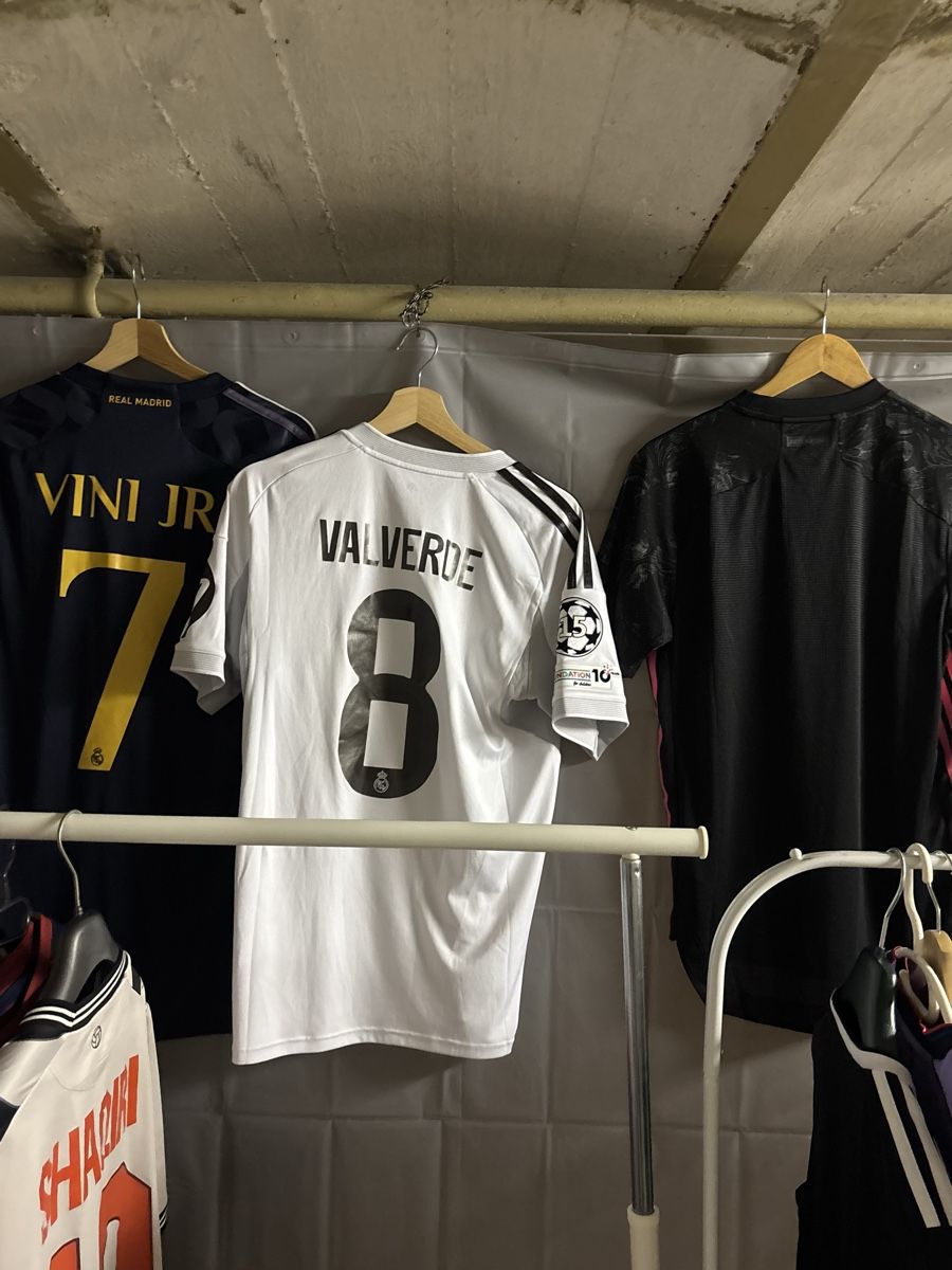 Maillots de corps & Pantalons: Real Madrid Trikot Bundle – D'occasion à Basel par kleinerprinz 1