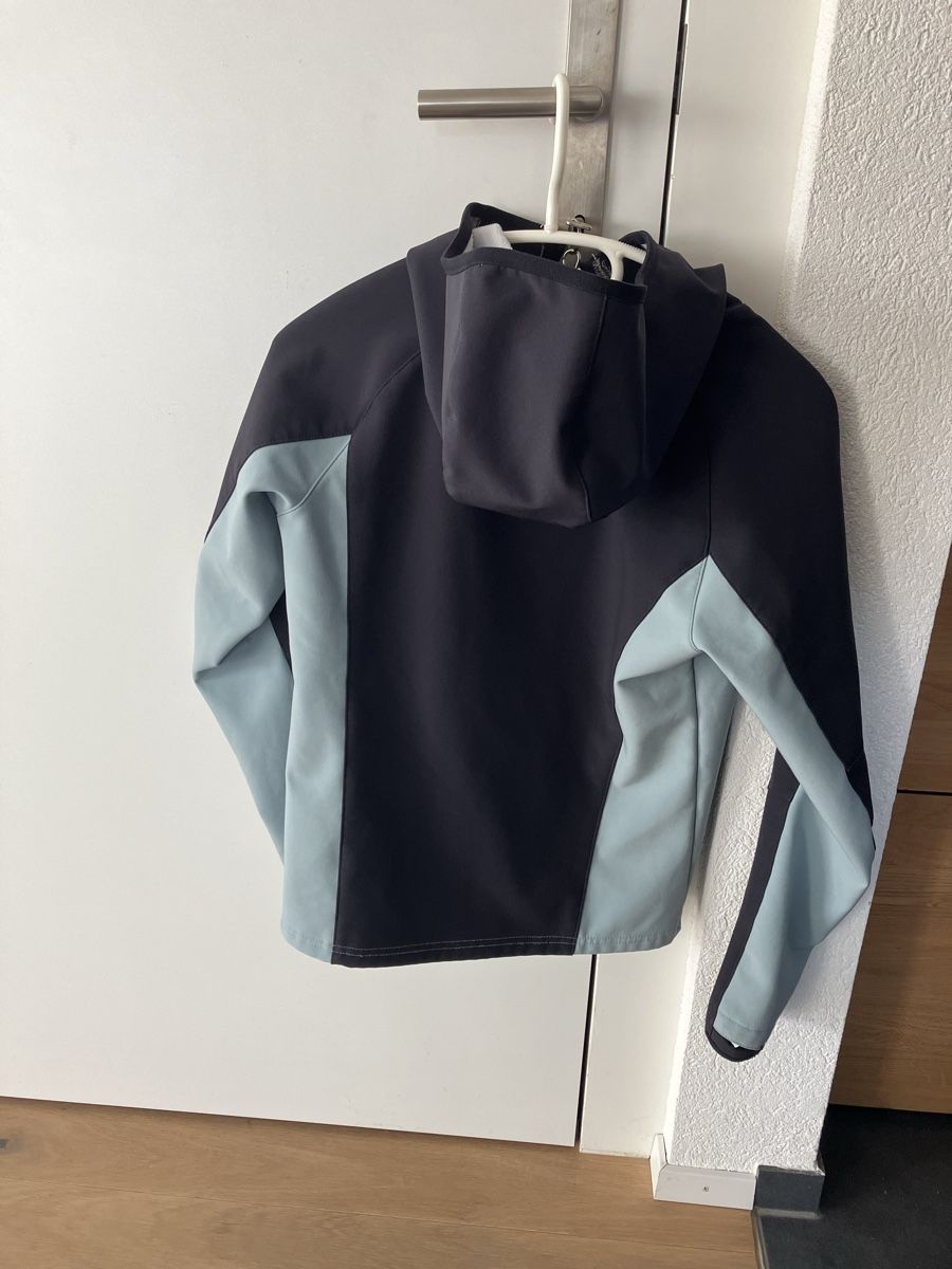 Decathlon Giacche: Windstopper Quechua Gr. 141-150 – Usato da Wattenwil venduto da blackburry3025 1
