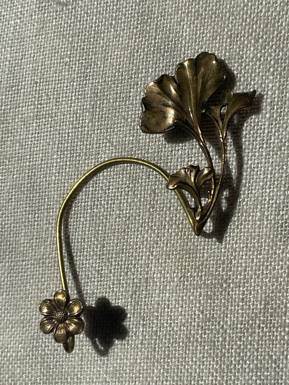 Orecchini pendenti & Orecchini a lobo: Ohrschmuck Gingko Blumen aus Bronze – Nuovo (secondo la descrizione) da Brütten venduto da Rod816